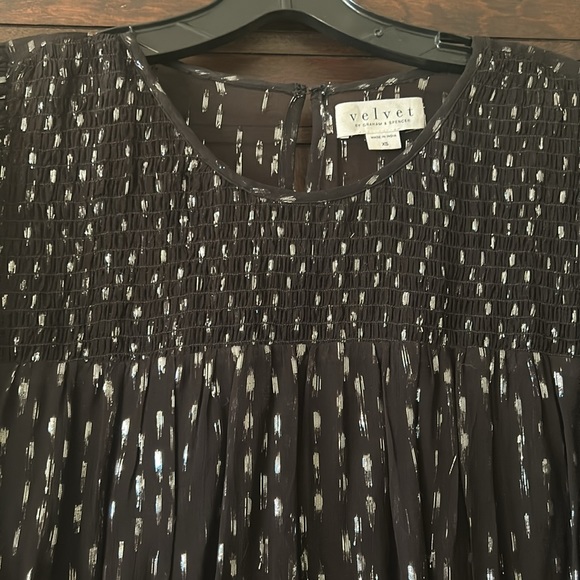 Velvet by Graham & Spencer black short sleeve metallic disco 🪩 blouse. - Picture 2 of 10